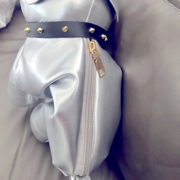 Silver faux leather Dog Women’s Handbag Sz M - Picture 3 of 6